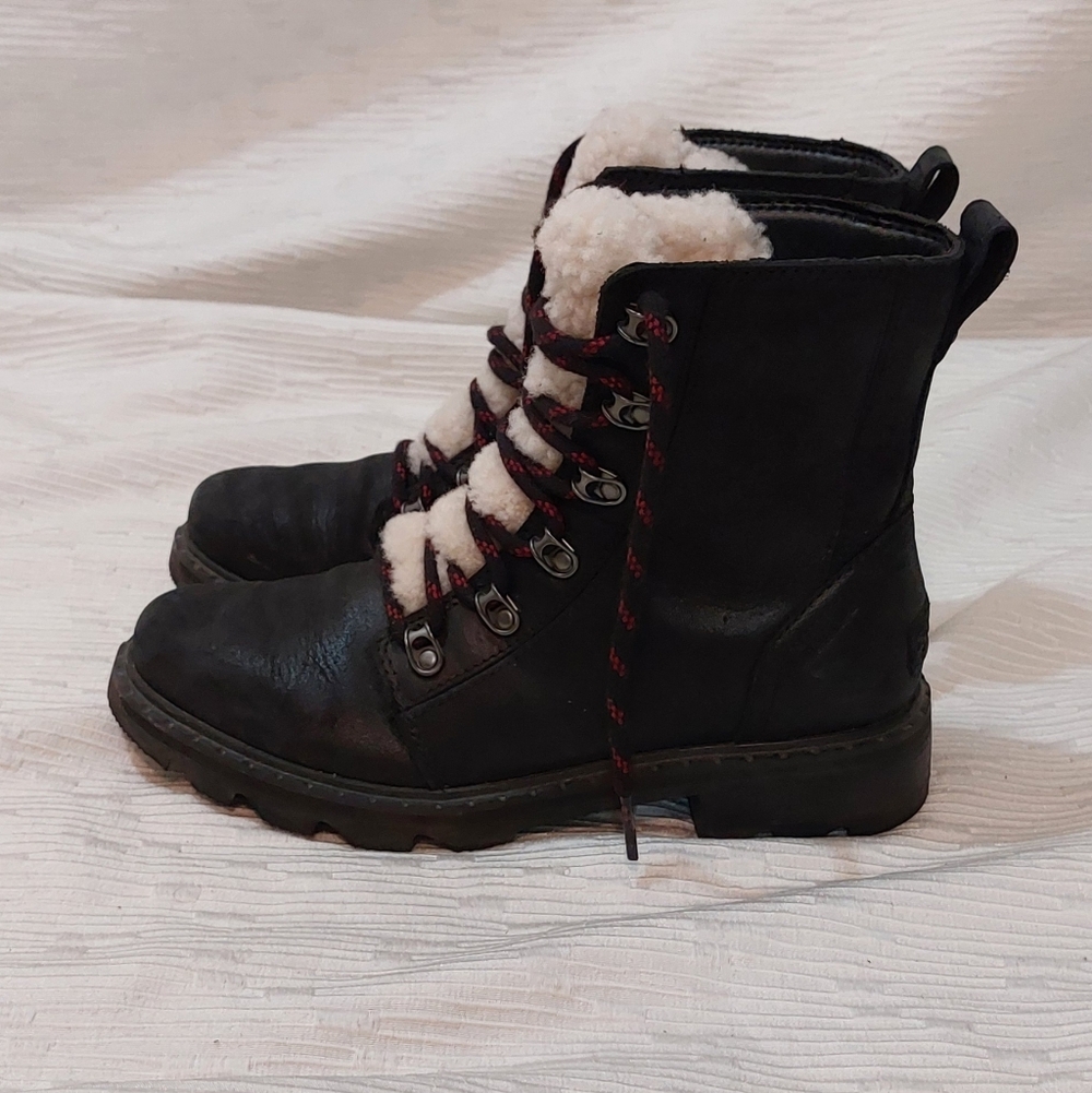 Sorel Black Leather Lace-Up Winter Boots with White Sherpa Tongue Size 7 - Picture 2 of 9